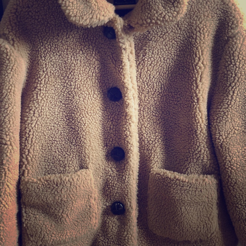 Used in creat condition Cropped faux jacket